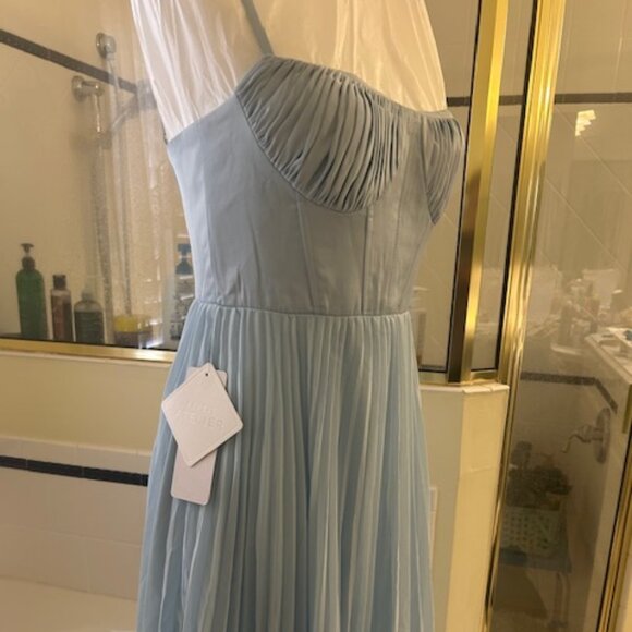 Gorgeous light blue Evening Gown Size 4 - Picture 3 of 5